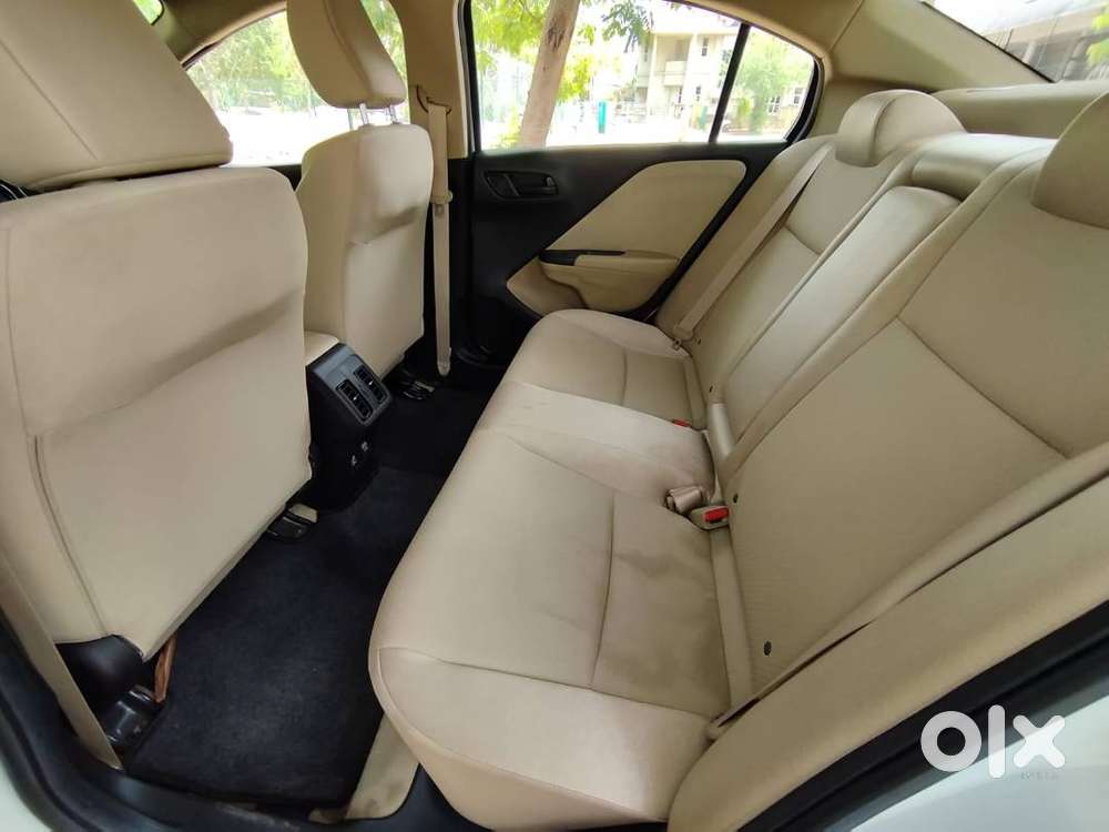 Brokers / Dealers Please Excuse - Honda City 2022 18.5k Km Single User