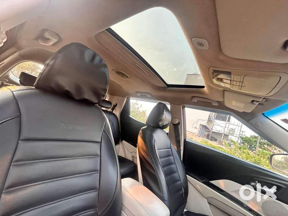 Mahindra Xuv300 W8 1.5 Diesel Dual Tone, 2019, Diesel