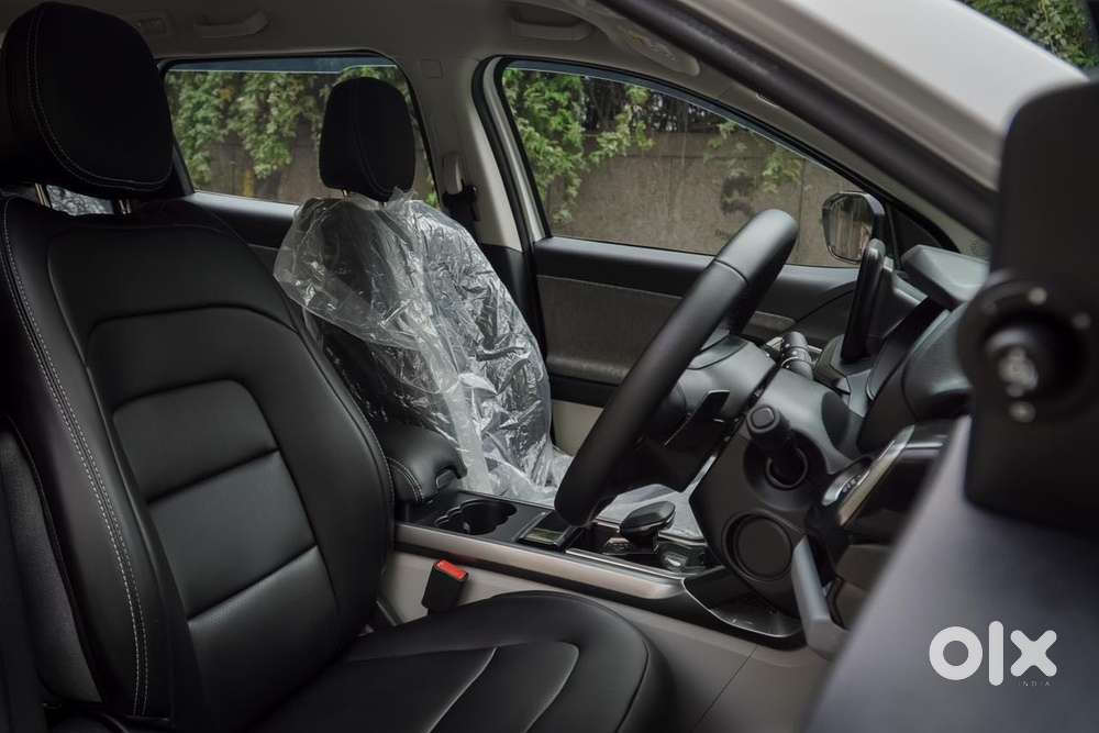 Tata Safari Pure Plus S Dark Edition, 2025, Diesel