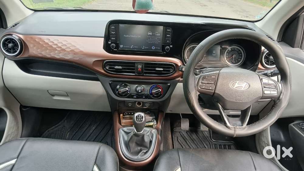 Hyundai Aura Sx (o) Manual, 2023, Petrol