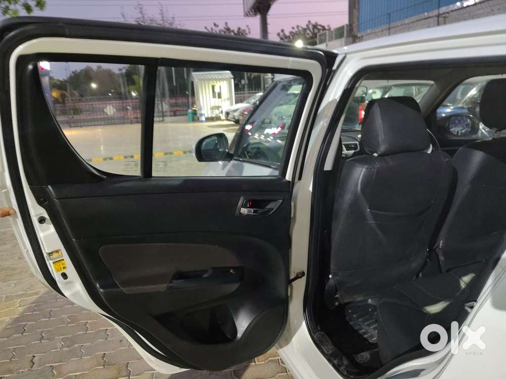 Maruti Suzuki Swift Vvt Vxi, 2016, Petrol