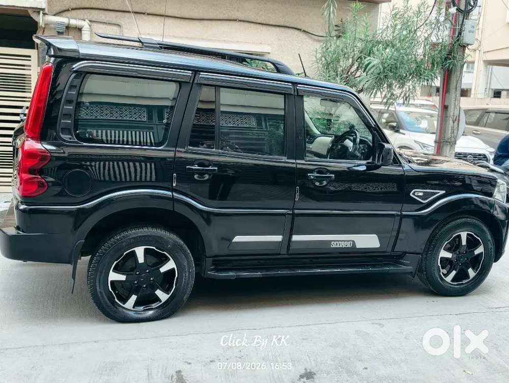 Mahindra Scorpio Classic 2023 Diesel 140000 Km Driven