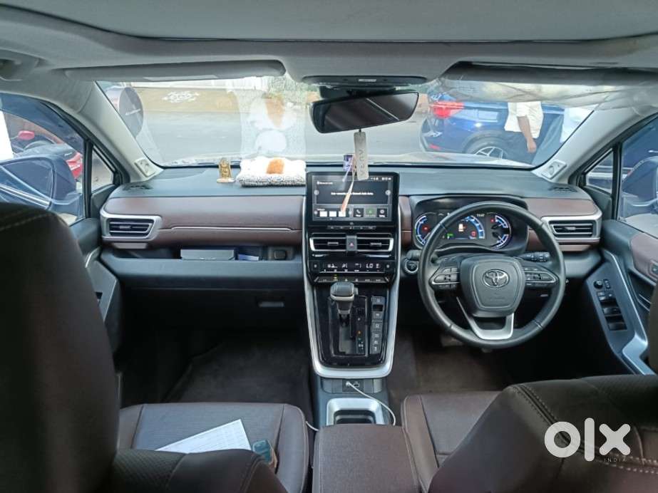 Toyota Innova Hycross 2.0 Zx Hybrid 7 Str, 2025, Petrol