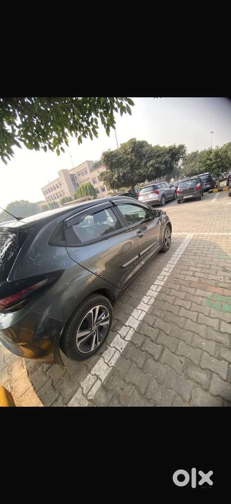 Tata Altroz Petrol 2024