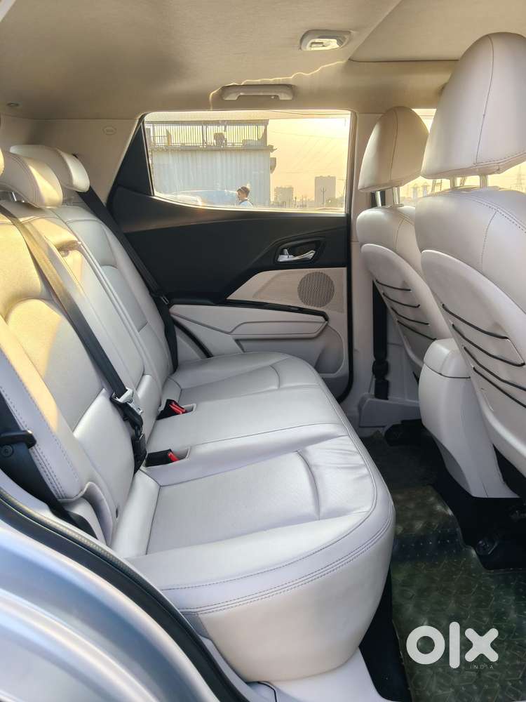 Mahindra Xuv300 W8 Option Dual Tone Diesel, 2019, Diesel