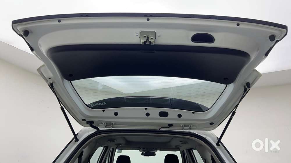 Hyundai Alcazar 2.0 Signature (o) Petrol At 6 Str, 2022, Petrol