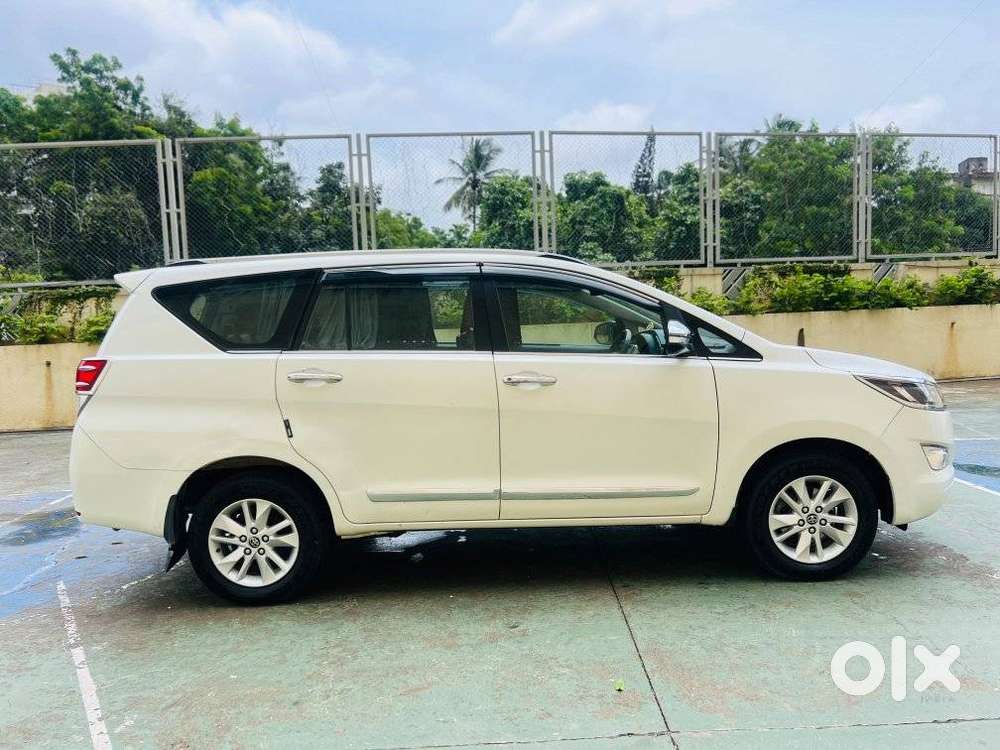 Toyota Innova Crysta 2.8 Zx At 7 Seater, 2017, Diesel