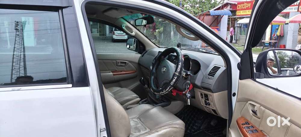 Toyota Fortuner 4x4 Manual Limited Edition, 2010, Diesel
