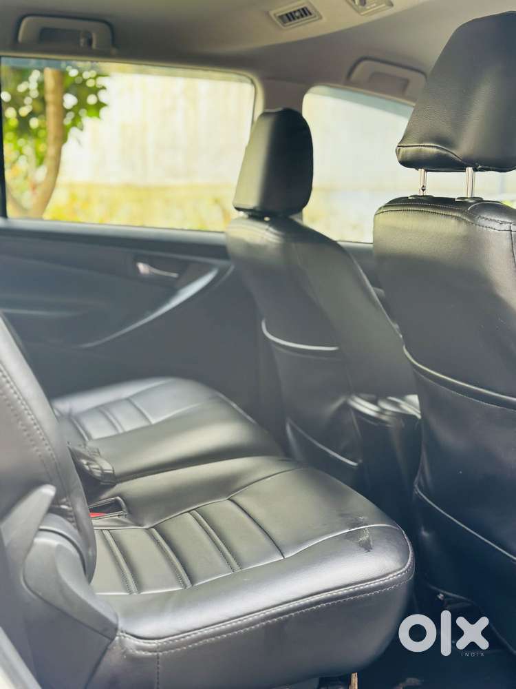 Toyota Innova Crysta 2.4 G Plus Mt 8 Str, 2019, Diesel