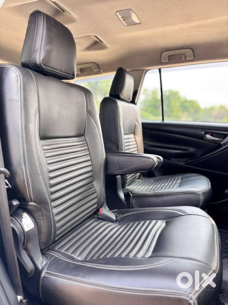 Toyota Innova Crysta 2.4 G Mt 7 Str, 2025, Diesel