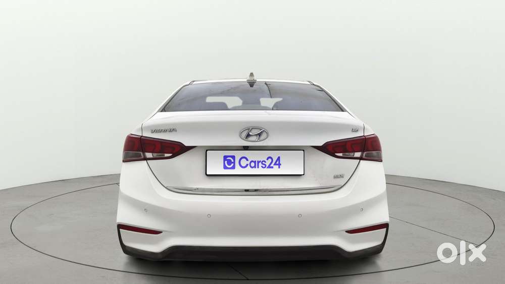 Hyundai Verna 1.6 Sx (o) Vtvt, 2018, Petrol