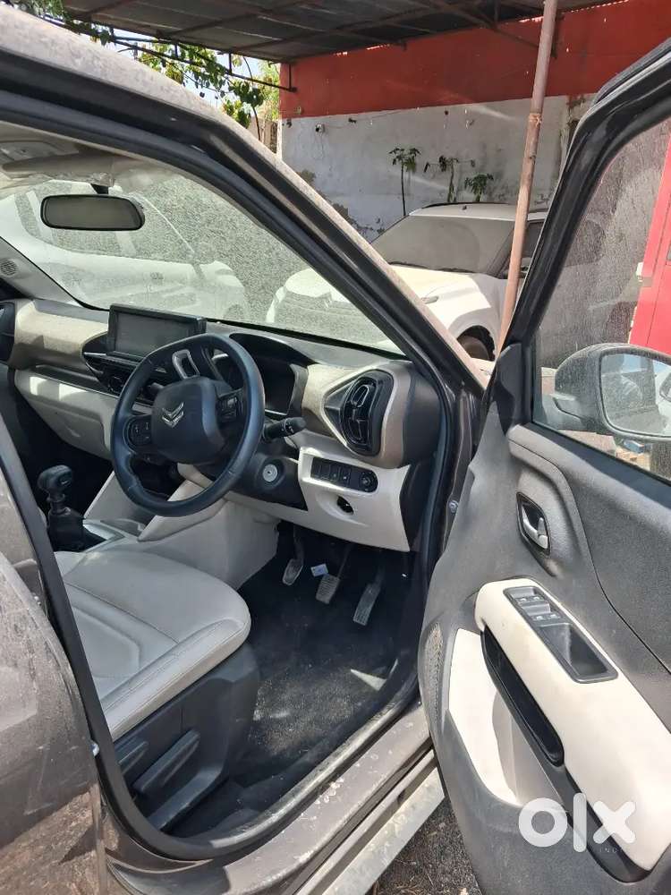 मुझे अपनी कंपनी के डेमो व्हीकल बेचने हैं।