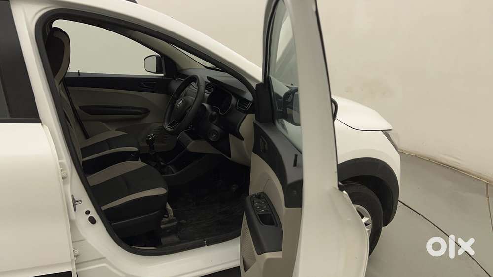 Renault Triber Rxt, 2022, Petrol