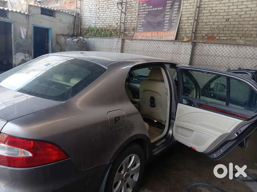 Skoda Superb Elegance 2011