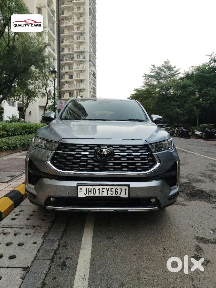Toyota Innova Hycross 2.0 Zx Hybrid 7 Str, 2025, Petrol