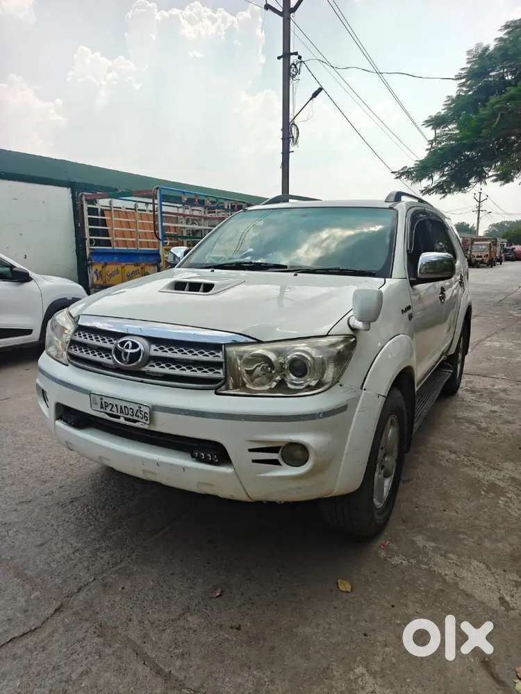 Toyota Fortuner 4x4 2011