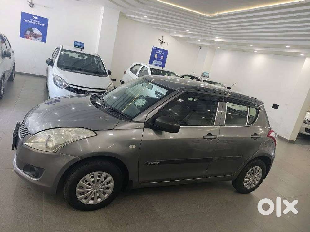 Maruti Suzuki Swift Lxi Option, 2012, Petrol