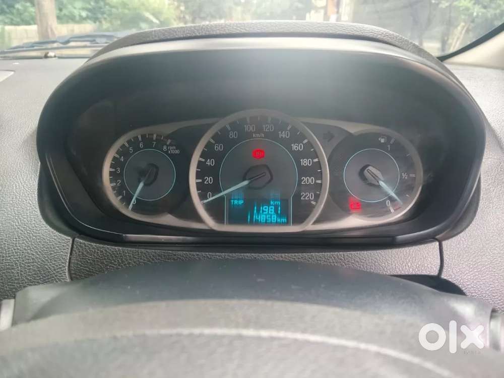 Ford Figo Titanium, 2016, Petrol