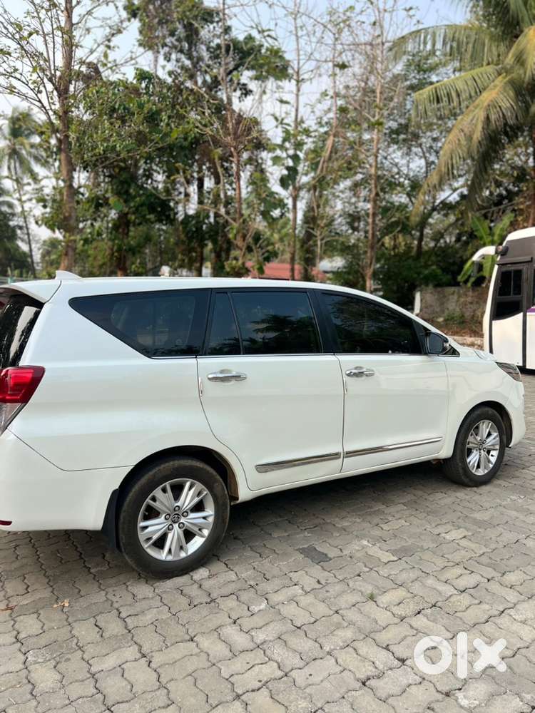 Toyota Innova Crysta 2018/6 2.8 Z At Diesel 105000 Km Driven
