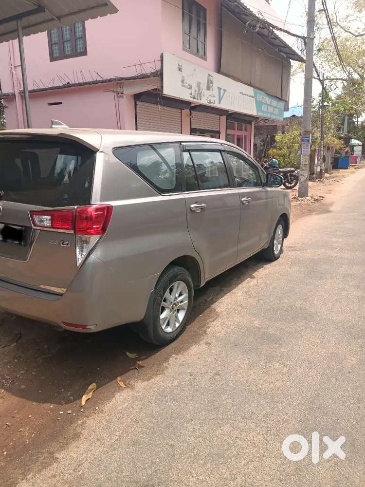 Toyota Innova Crysta 2017 Diesel 230000 Km Driven