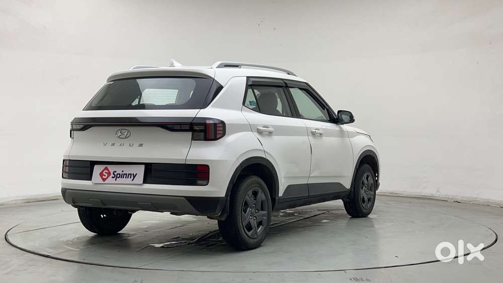 Hyundai Venue 1.2 S (o), 2023, Petrol