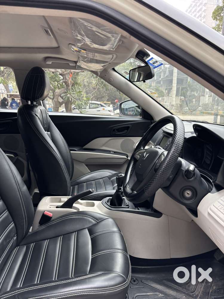 Mahindra Xuv300 W6, 2023, Petrol