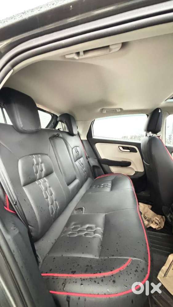 Tata Altroz 1.2 Xza Plus, 2025, Petrol