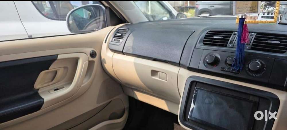 Skoda Fabia 2013 Petrol 80000 Km Driven