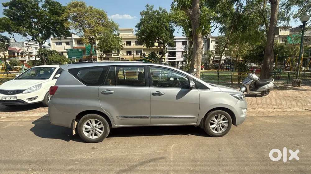 Innova Crysta Automatic 2019