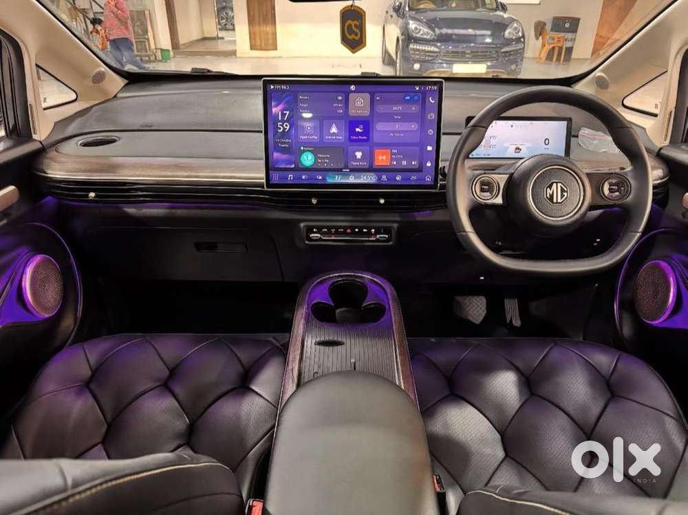Mg Windsor Ev 2025 Electric 11000 Km Driven