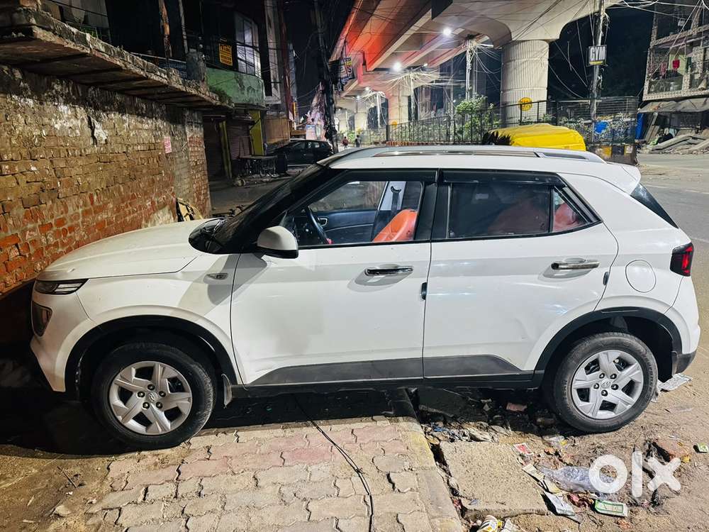 Hyundai Venue Petrol 2022