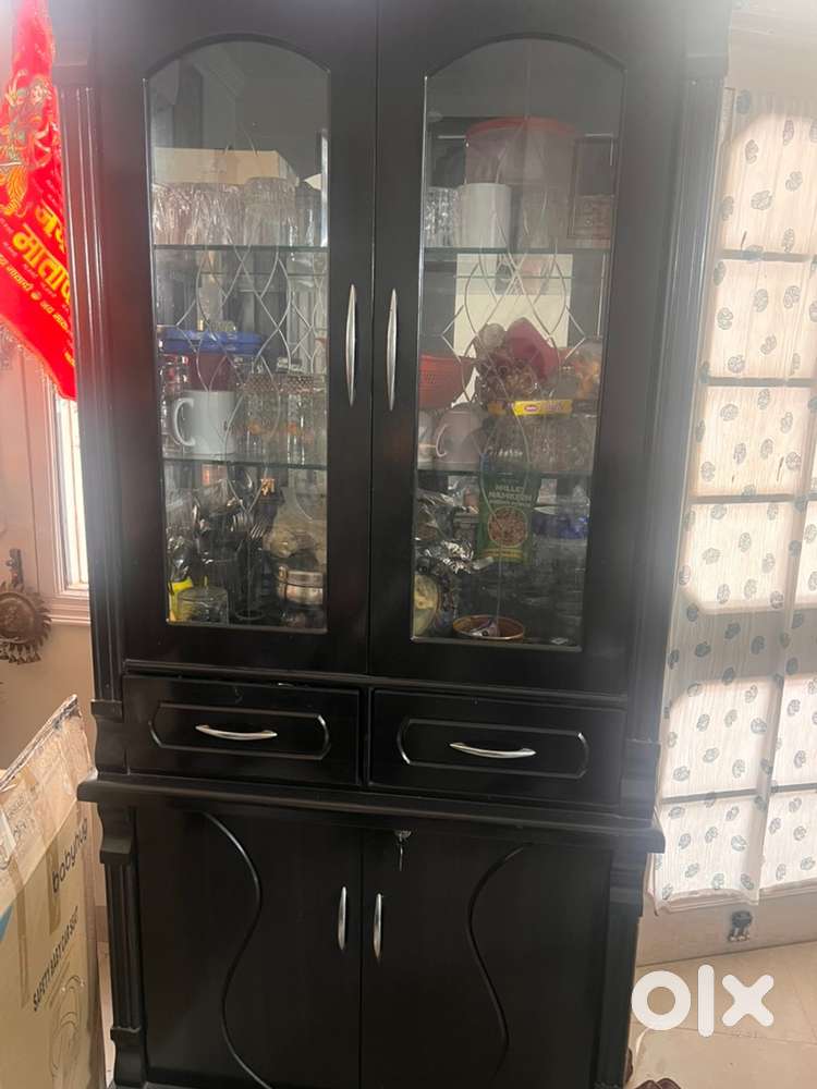 Side board in good condition