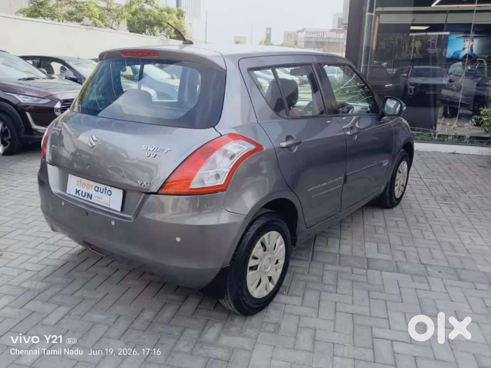 Maruti Suzuki Swift Vxi, 2012, Petrol
