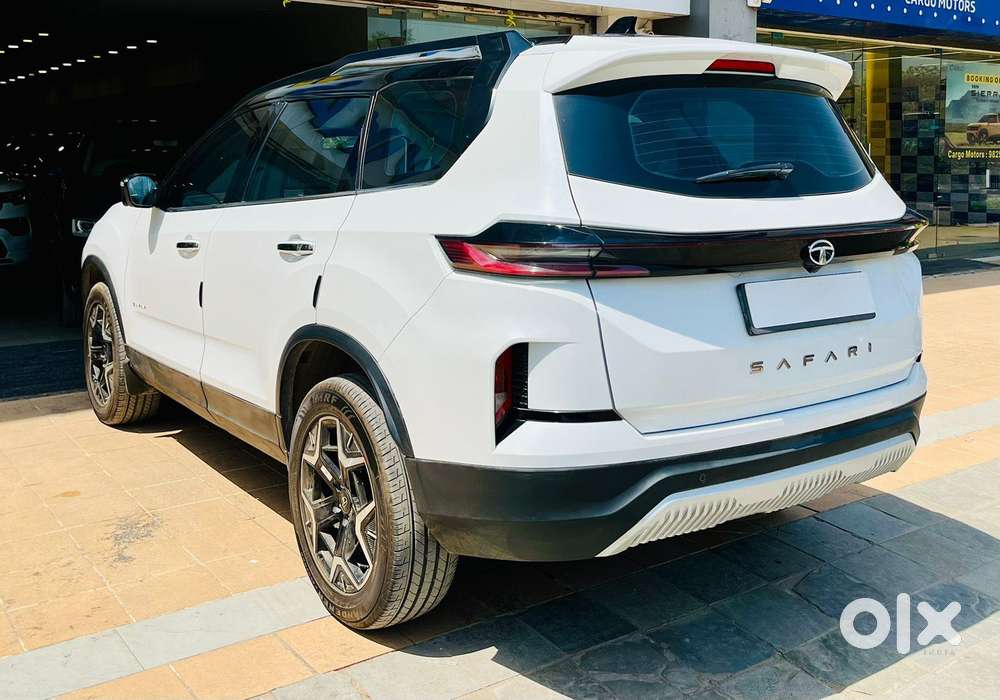 Tata Safari Accomplished Dark Edition At, 2024, Diesel