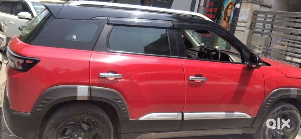 Maruti Suzuki Vitara Brezza Zxi + Amt Dual Tone, 2023, Petrol