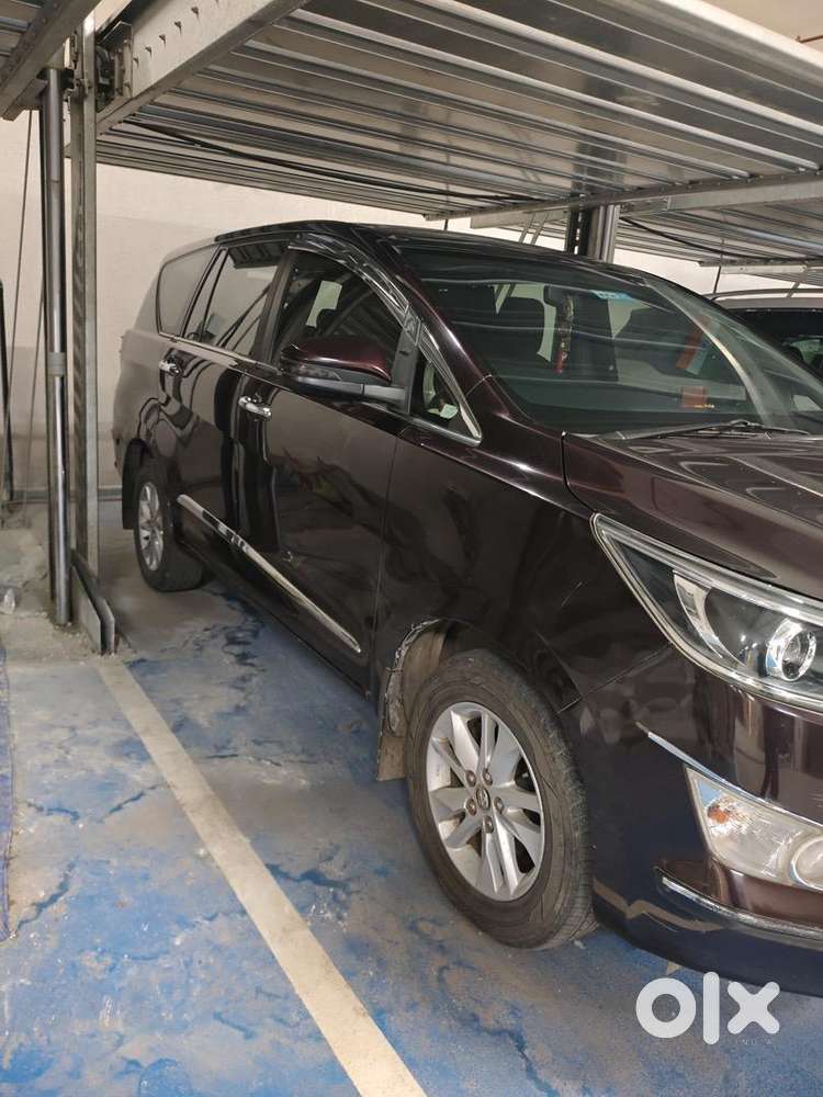 Innova Crysta 2.4 V , Manual
