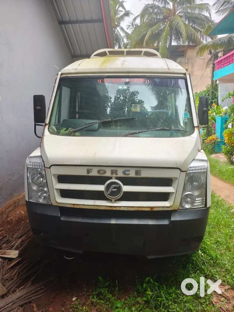 Force Motors Tempo Traveller 20+1 Seater