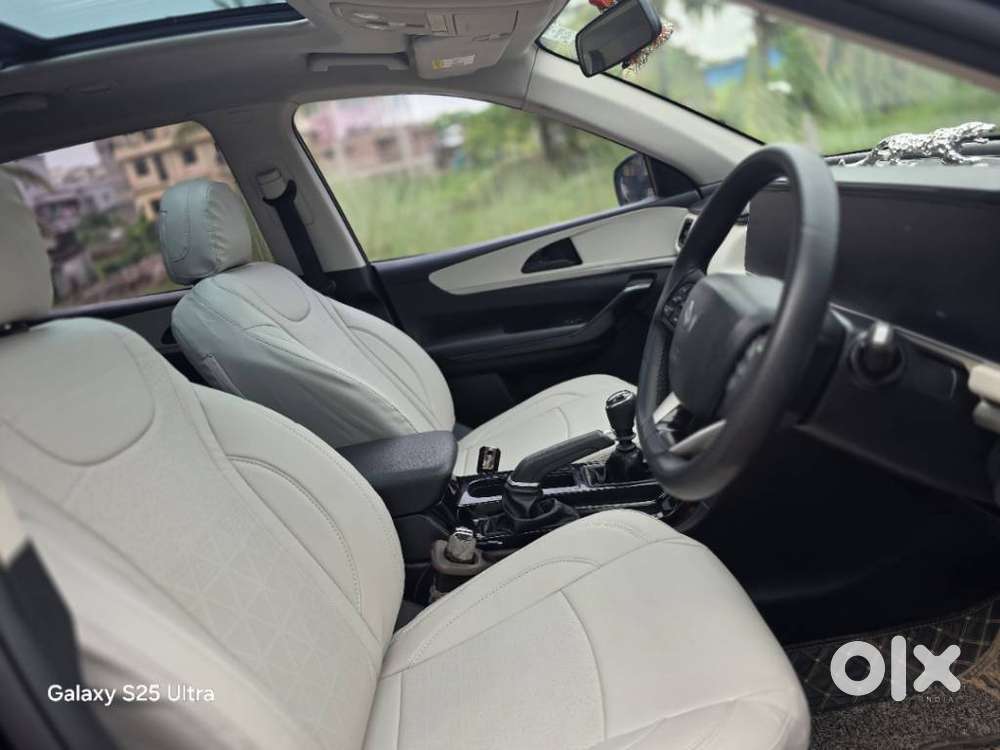 Mahindra Xuv700 2.2 Ax 5 Diesel Mt 7 Str, 2025, Diesel