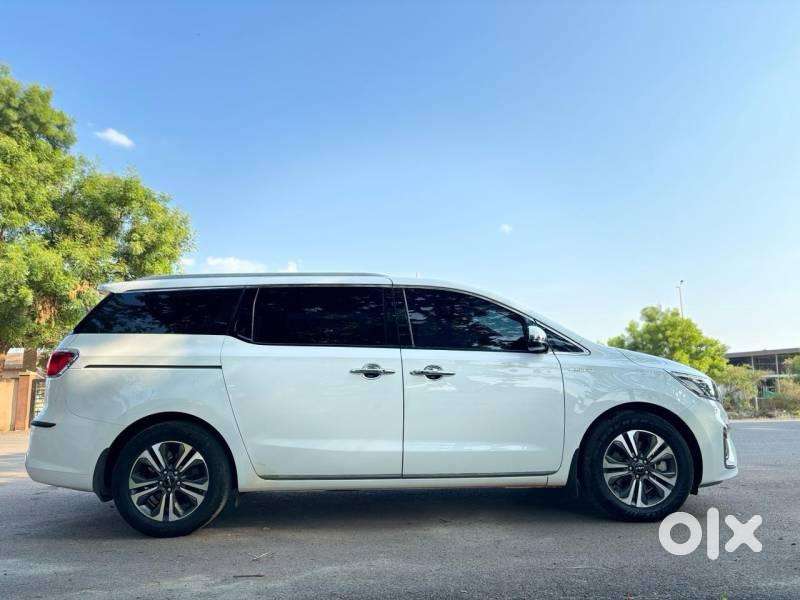 Kia Carnival Limousine Plus 7 STR, 2023, Diesel