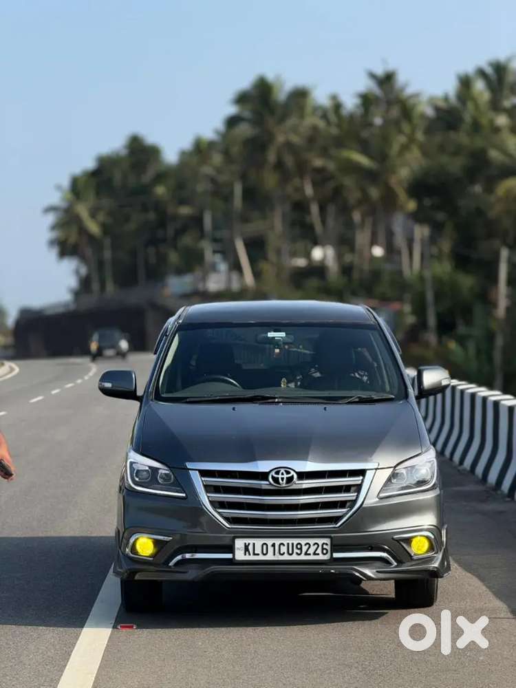 Toyota Innova 2012