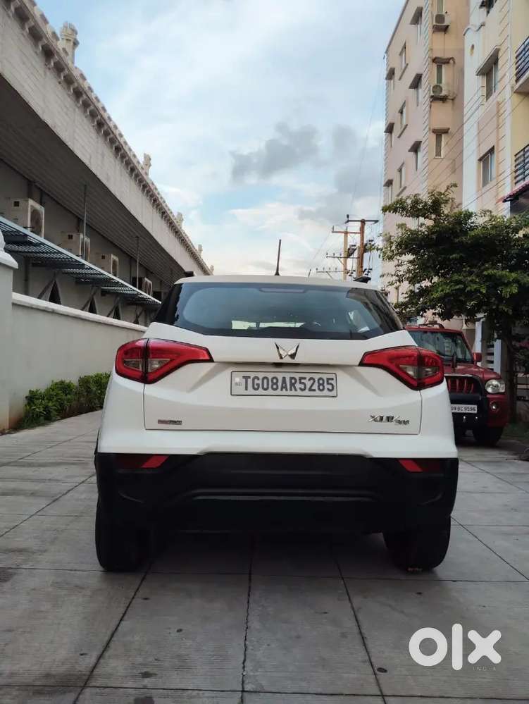 Mahindra Xuv300 W6 2023 ,petrol ,autoshift Gear With Sunroof Keystart