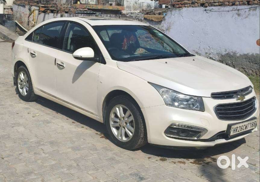 Chevrolet Cruze Top End With Sun Roof