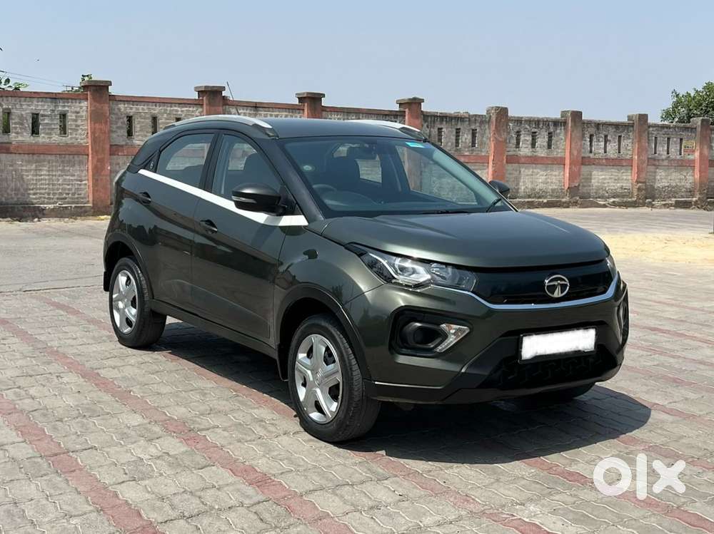 Tata Nexon 1.2 Revotron Xma Amt (s), 2023, Petrol