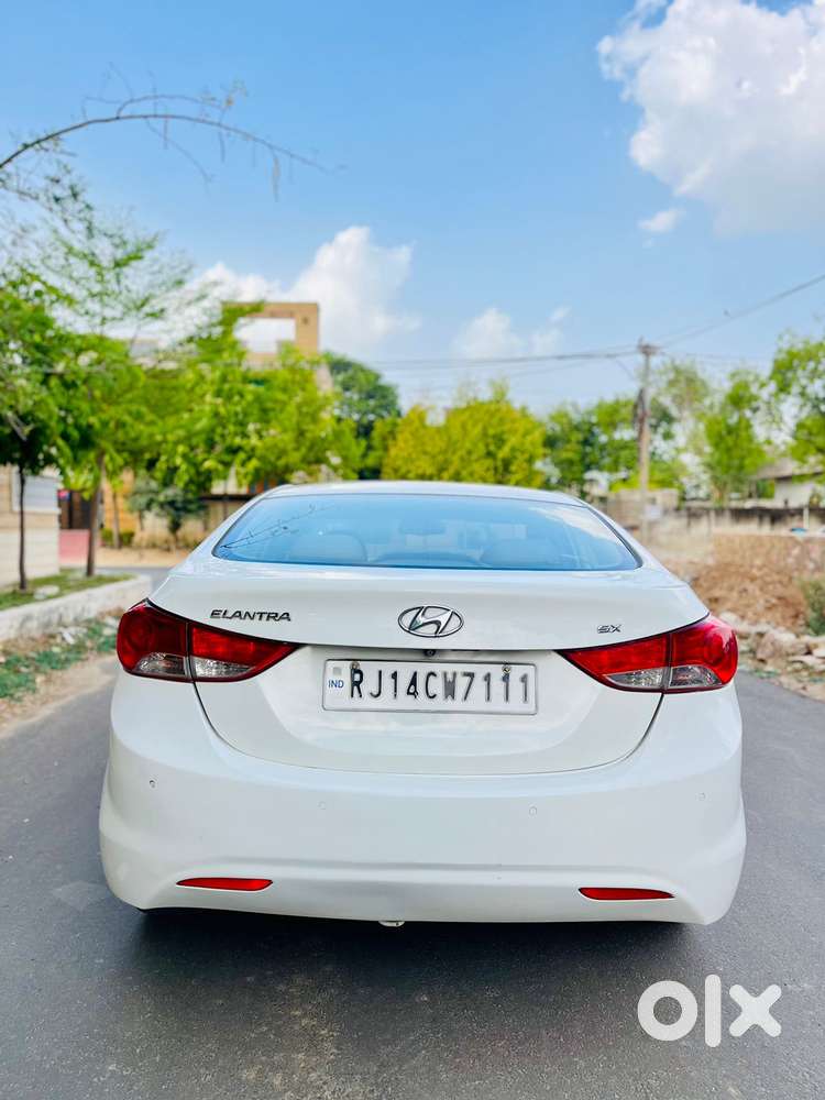 Hyundai New Elantra [2012-2015] 1.6 Crdi Sx (o) Mt, 2013, Diesel