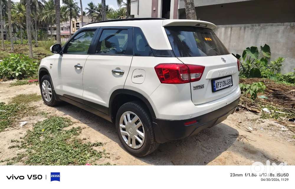 Maruti Suzuki Brezza 2017 Diesel 105000 Km Driven