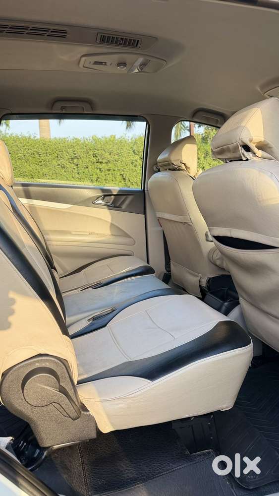 Mahindra Marazzo M6, 2018, Diesel