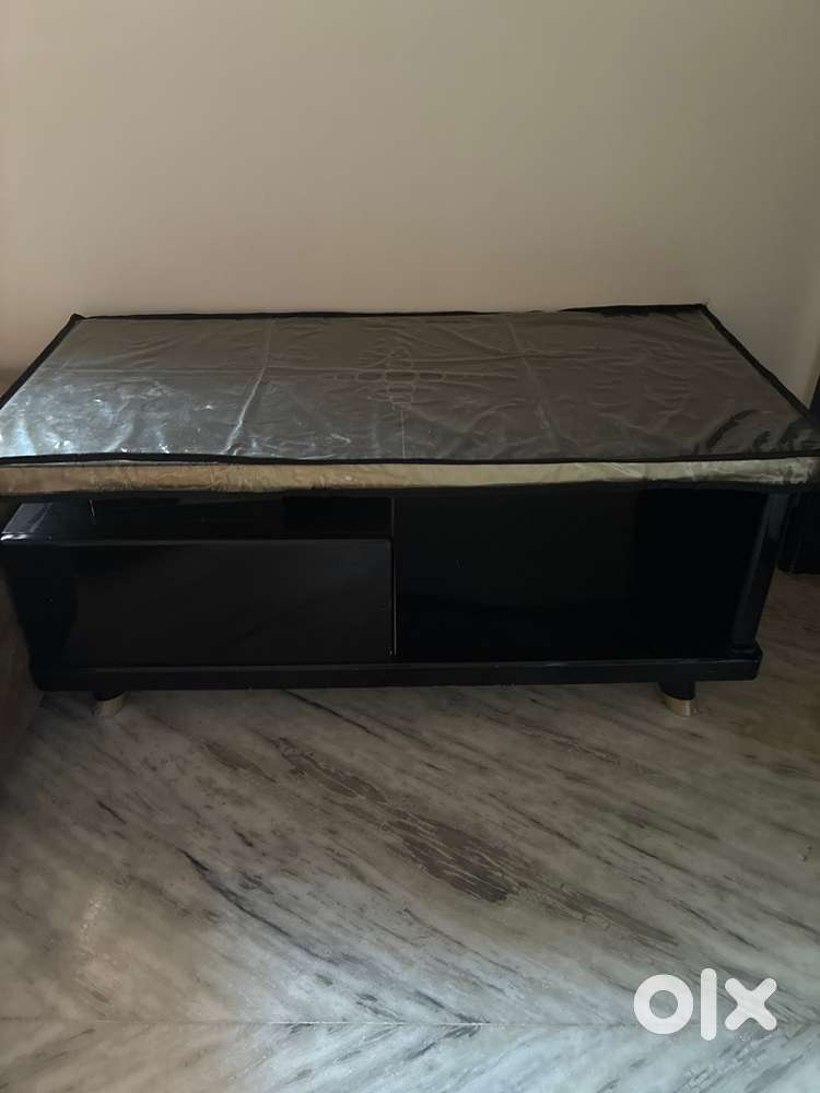 Black  tea table