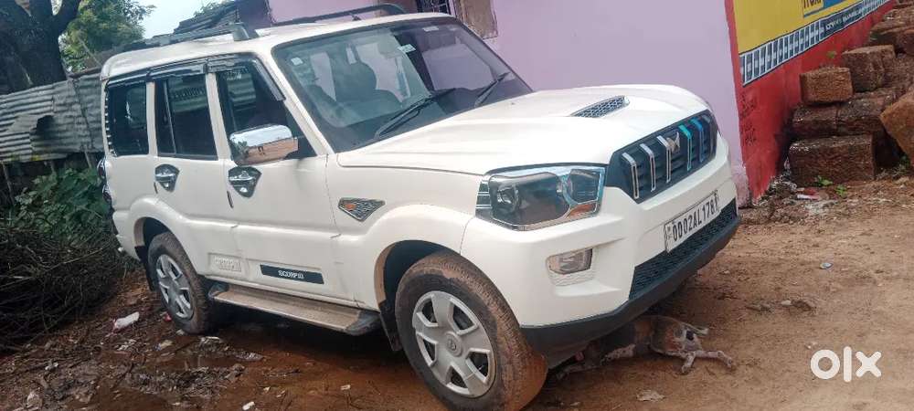 Mahindra Scorpio 2017 4th