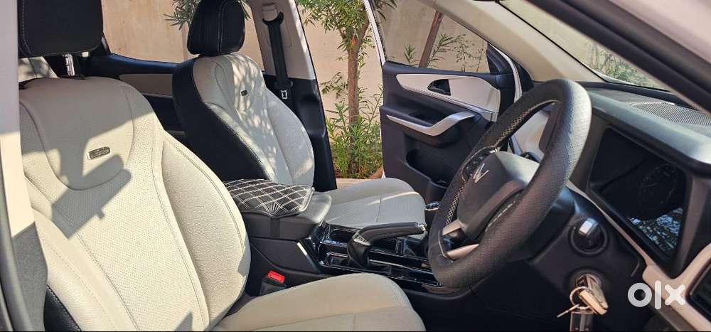 Mahindra Xuv 700 2.0 L Turbo Petrol Mx  5 Seater  Variant For Sale