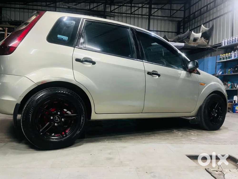 Sale Ford Figo 2011 5 Sal Bda Diye Hai